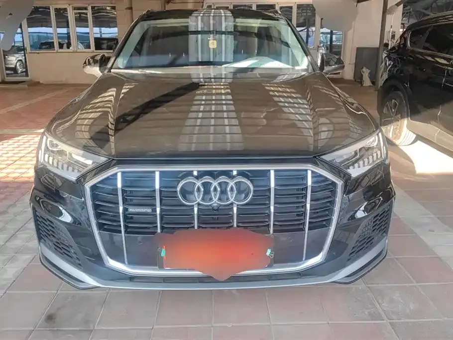 Audi Q7 2021 из CN, фото 2