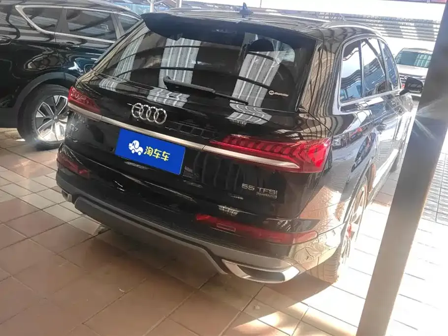 Audi Q7 2021 из CN, фото 10
