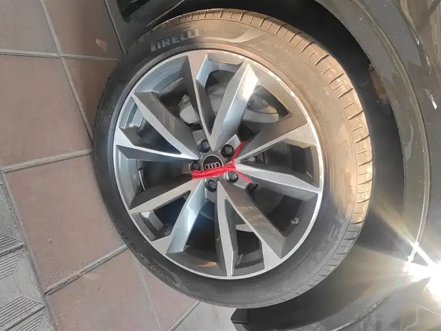 Audi Q7 2021 из CN, фото 6