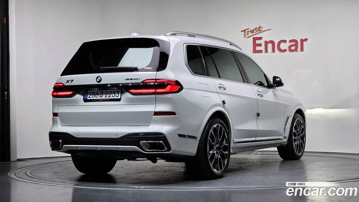 BMW X7 — фото 2