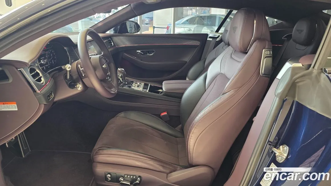 Bentley Continental 2024 из KR, фото 8