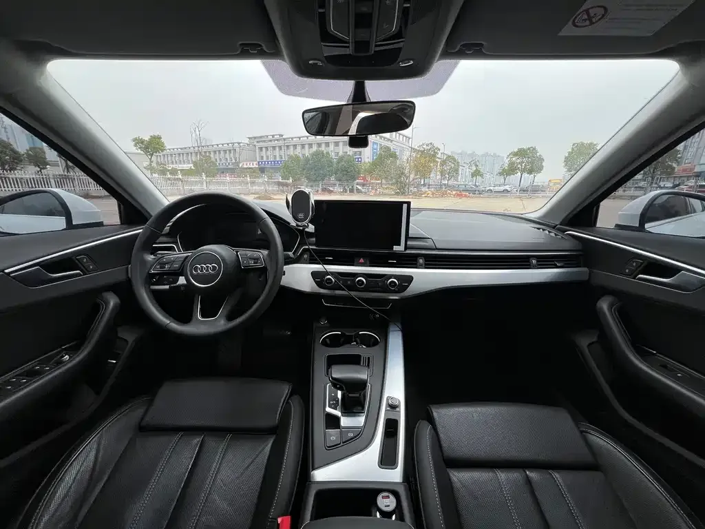 Audi A4L 2023 из CN, фото 6