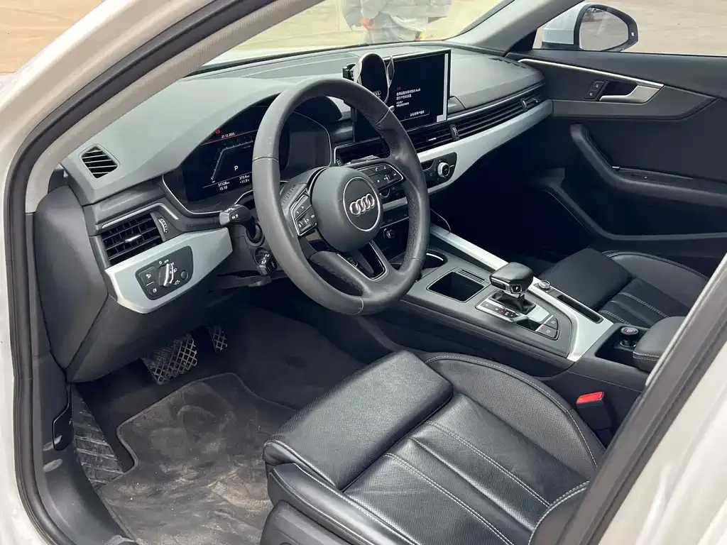 Audi A4L 2023 из CN, фото 4