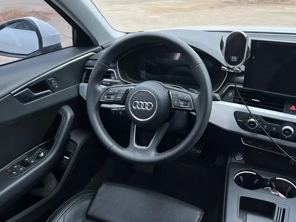 Audi A4L 2023 из CN, фото 8