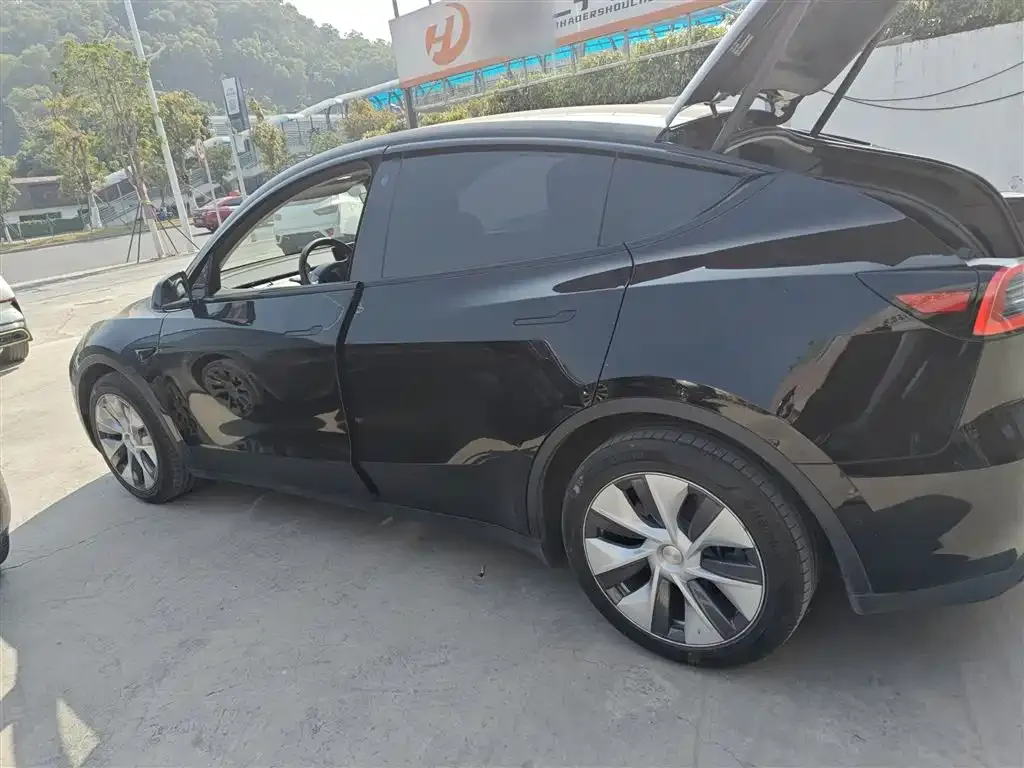 Tesla Model Y 2022 из CN, фото 3