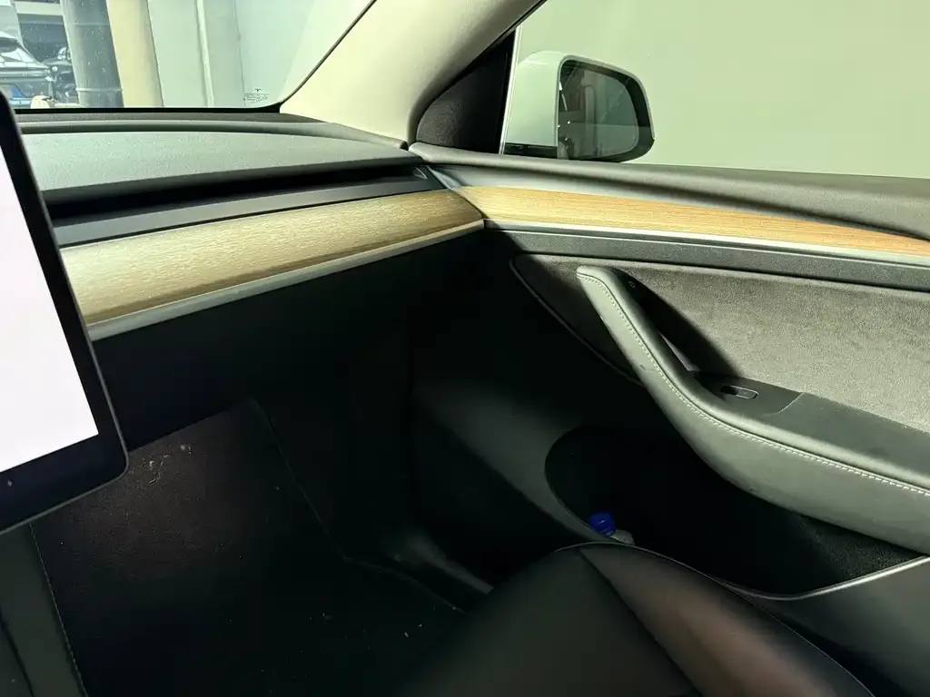 Tesla Model Y 2022 из CN, фото 8