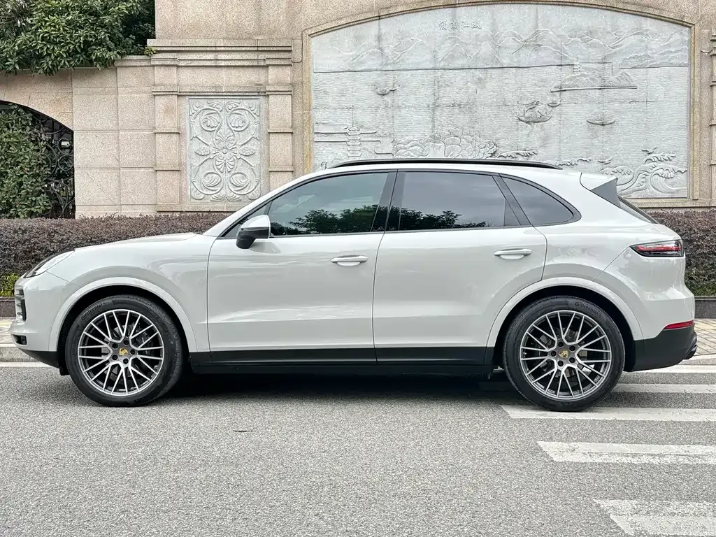 Porsche Cayenne — фото 7