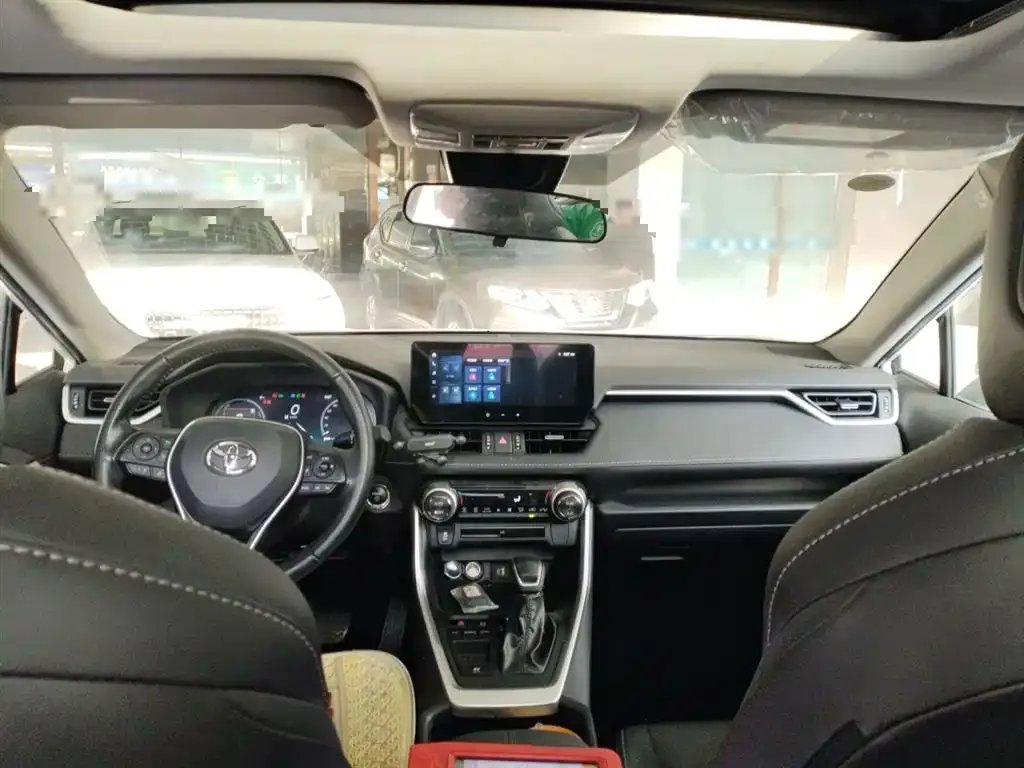 Toyota Wildlander 2024 из CN, фото 10