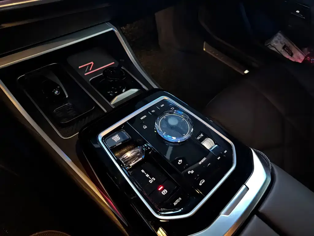 BMW 7 Series 2023 из CN, фото 8