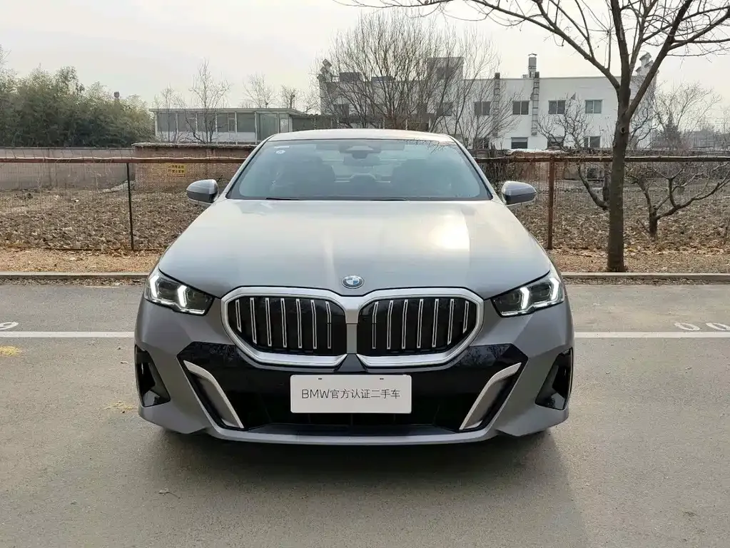 BMW 5 Series — фото 3