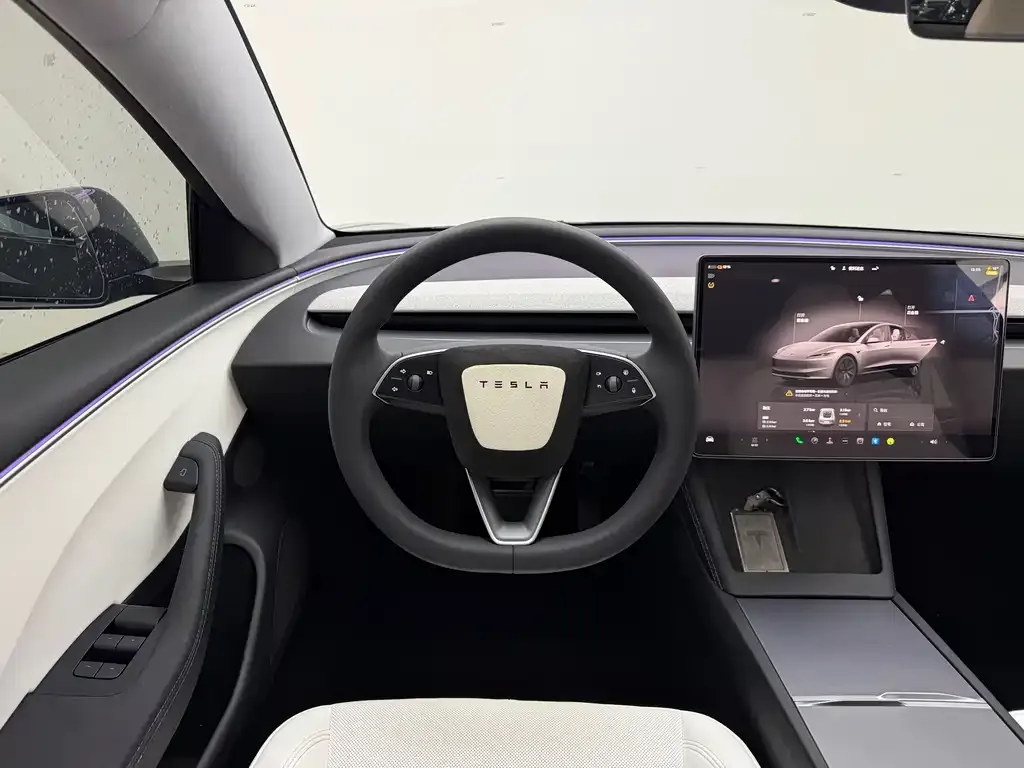 Tesla Model 3 — фото 8