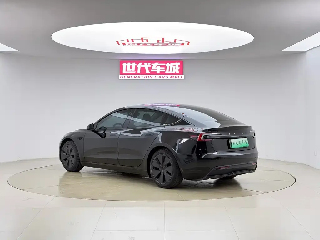 Tesla Model 3 — фото 10