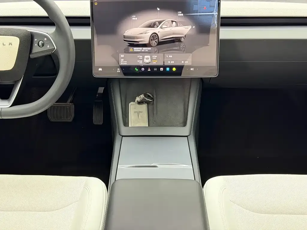 Tesla Model 3 — фото 7