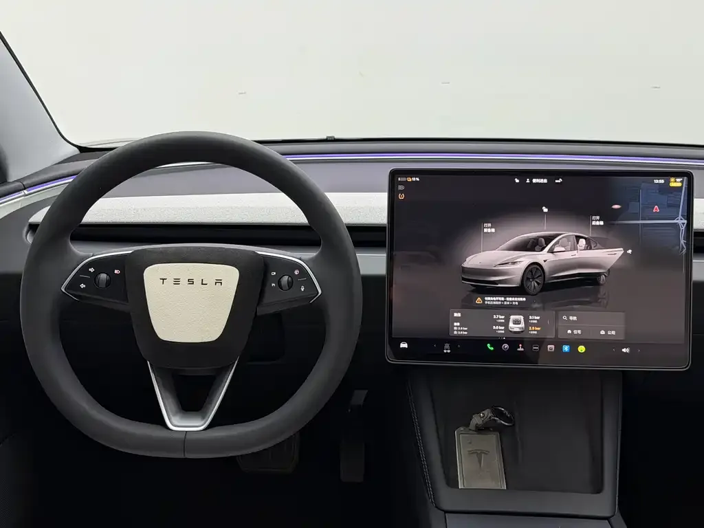 Tesla Model 3 — фото 5
