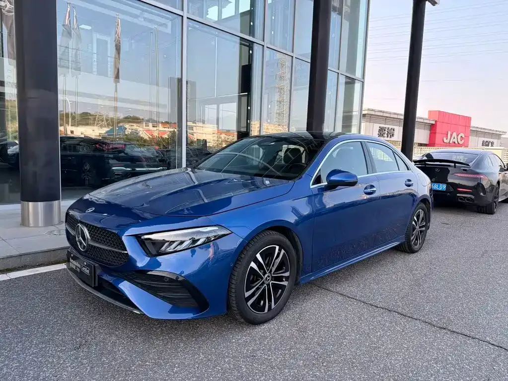 Mercedes-Benz A-Class — фото 1