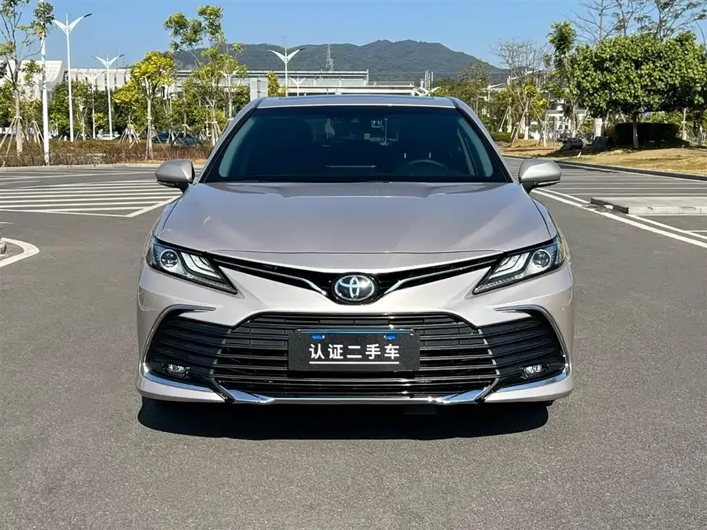 Toyota Camry — фото 7