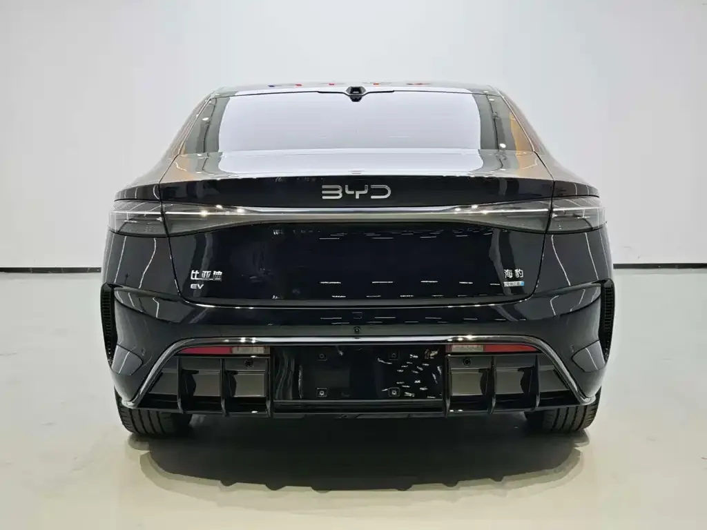 BYD Seal — фото 3