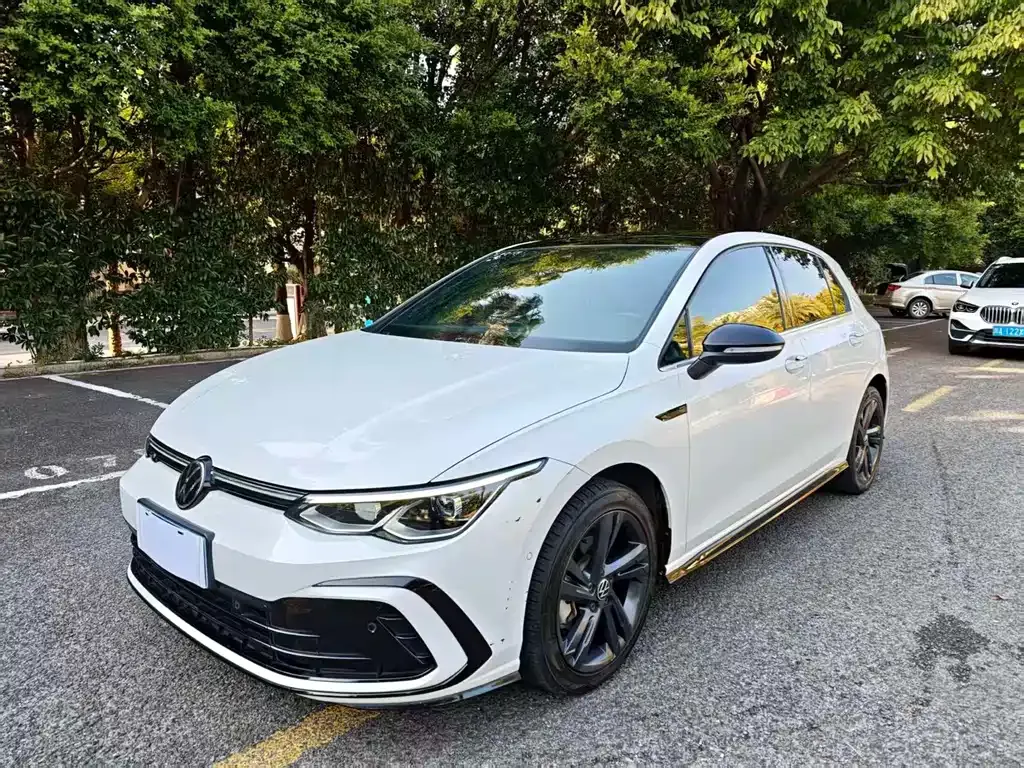 Volkswagen Golf 2023 из CN, фото 1