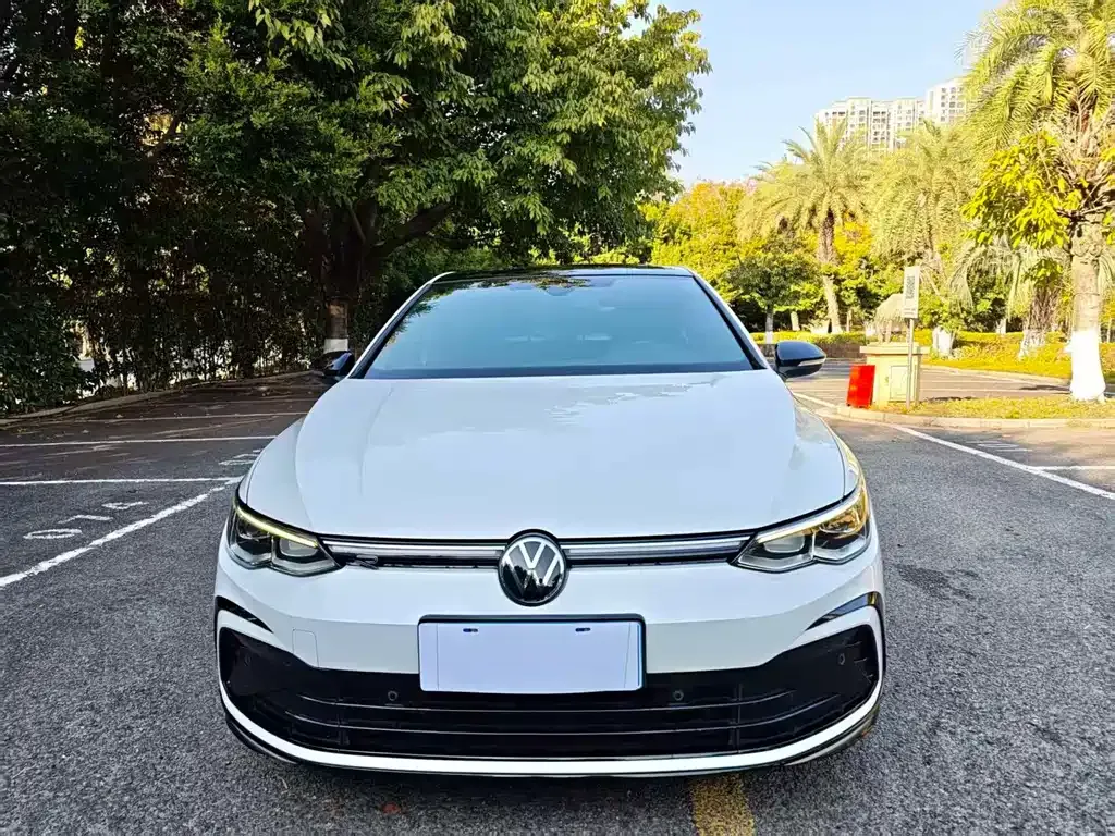 Volkswagen Golf 2023 из CN, фото 7
