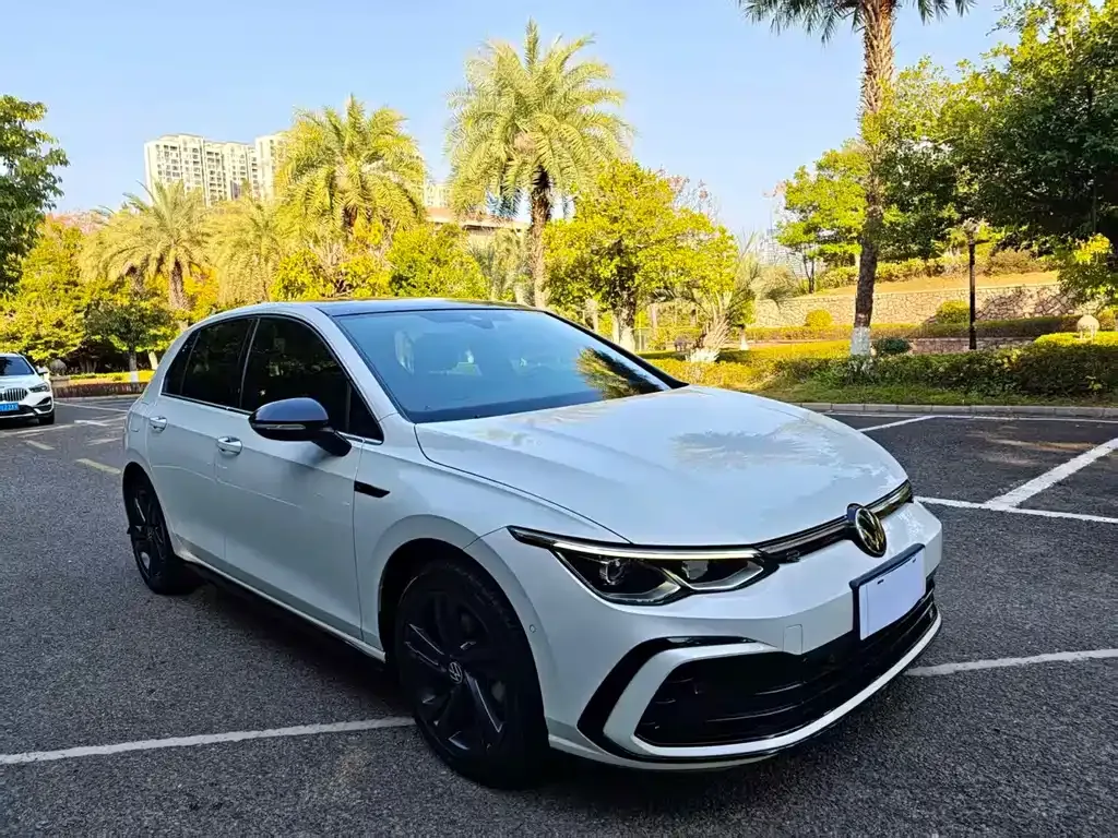Volkswagen Golf 2023 из CN, фото 8