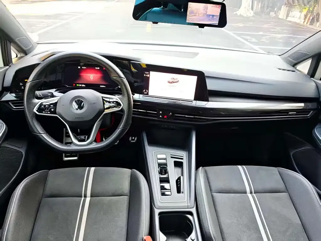 Volkswagen Golf 2023 из CN, фото 6
