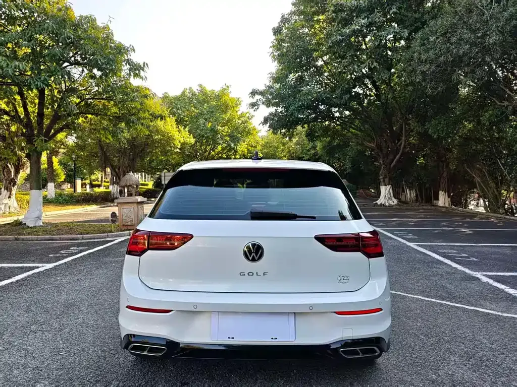Volkswagen Golf 2023 из CN, фото 5