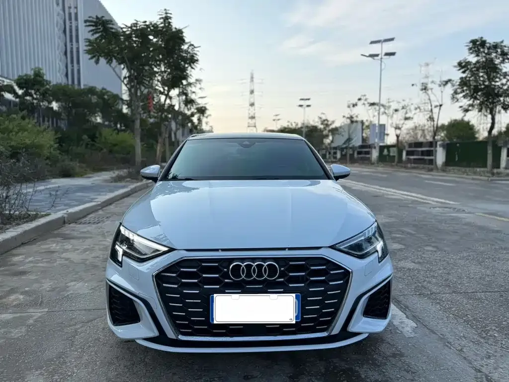 Audi A3 2023 из CN, фото 2