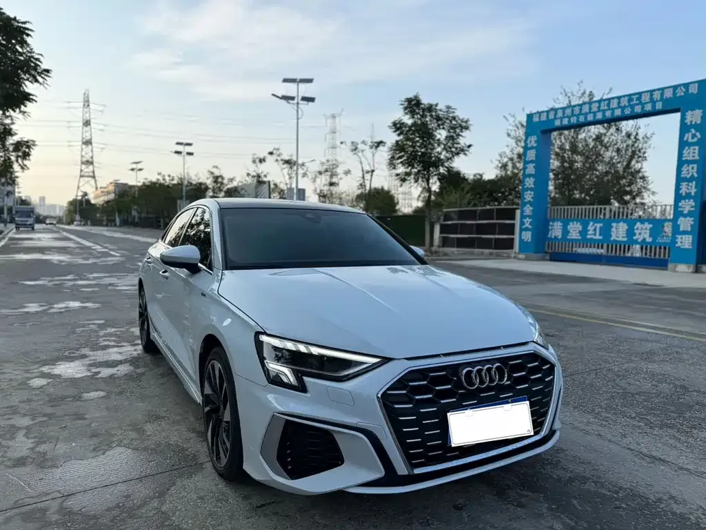 Audi A3 2023 из CN, фото 3