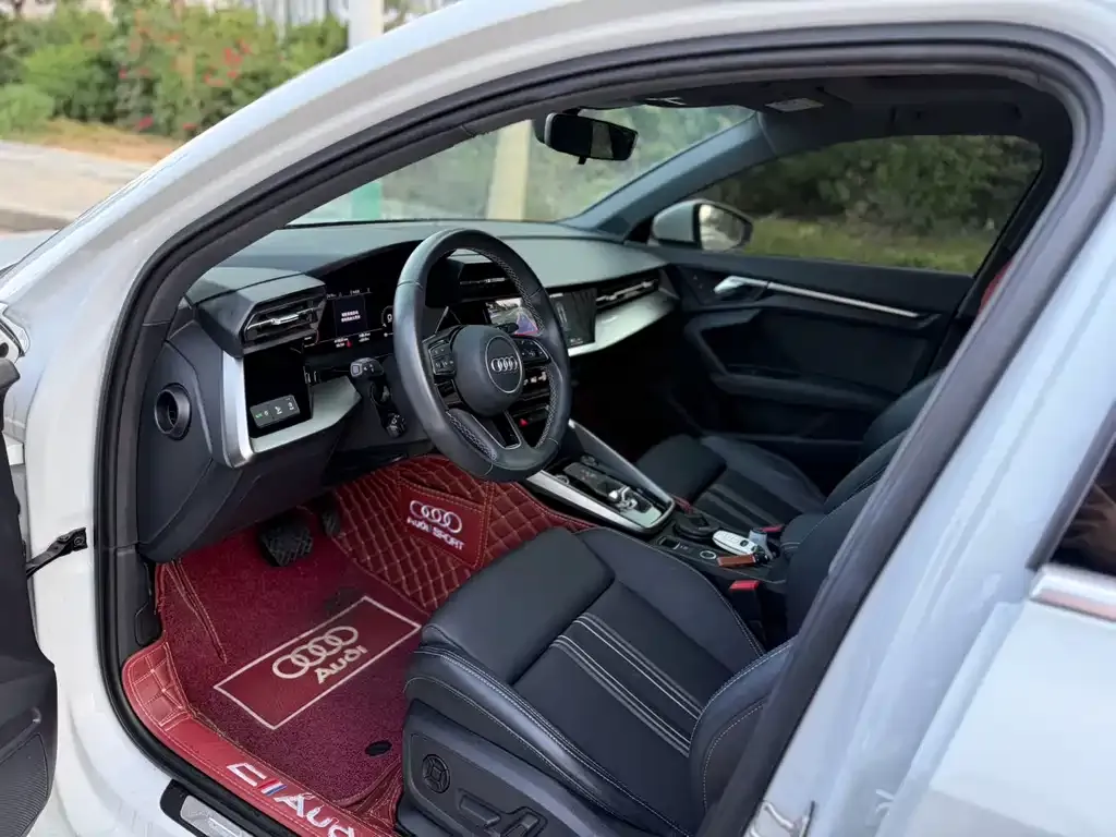 Audi A3 2023 из CN, фото 4