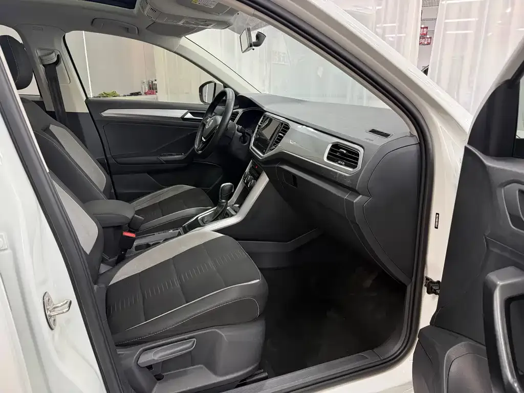 Volkswagen T-Roc 2022 из CN, фото 8