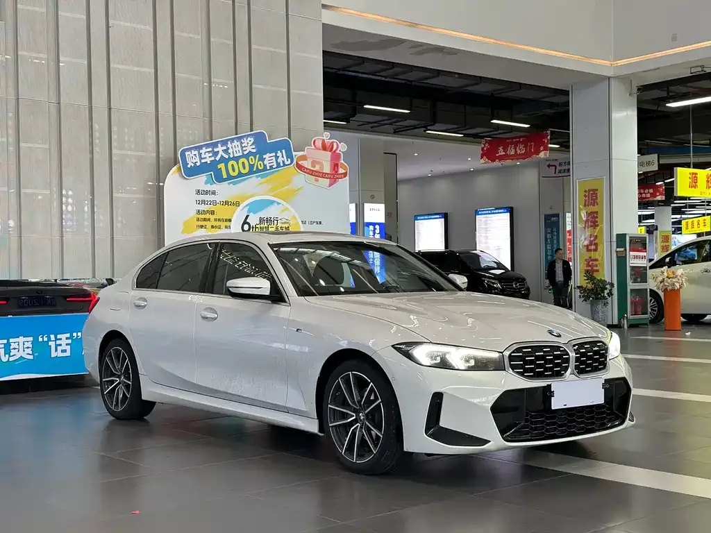 BMW 3 Series 2023 из CN, фото 2