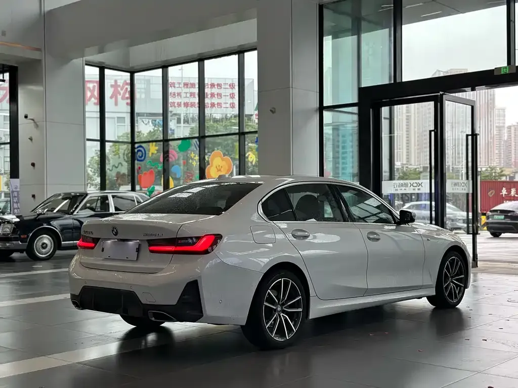 BMW 3 Series 2023 из CN, фото 7