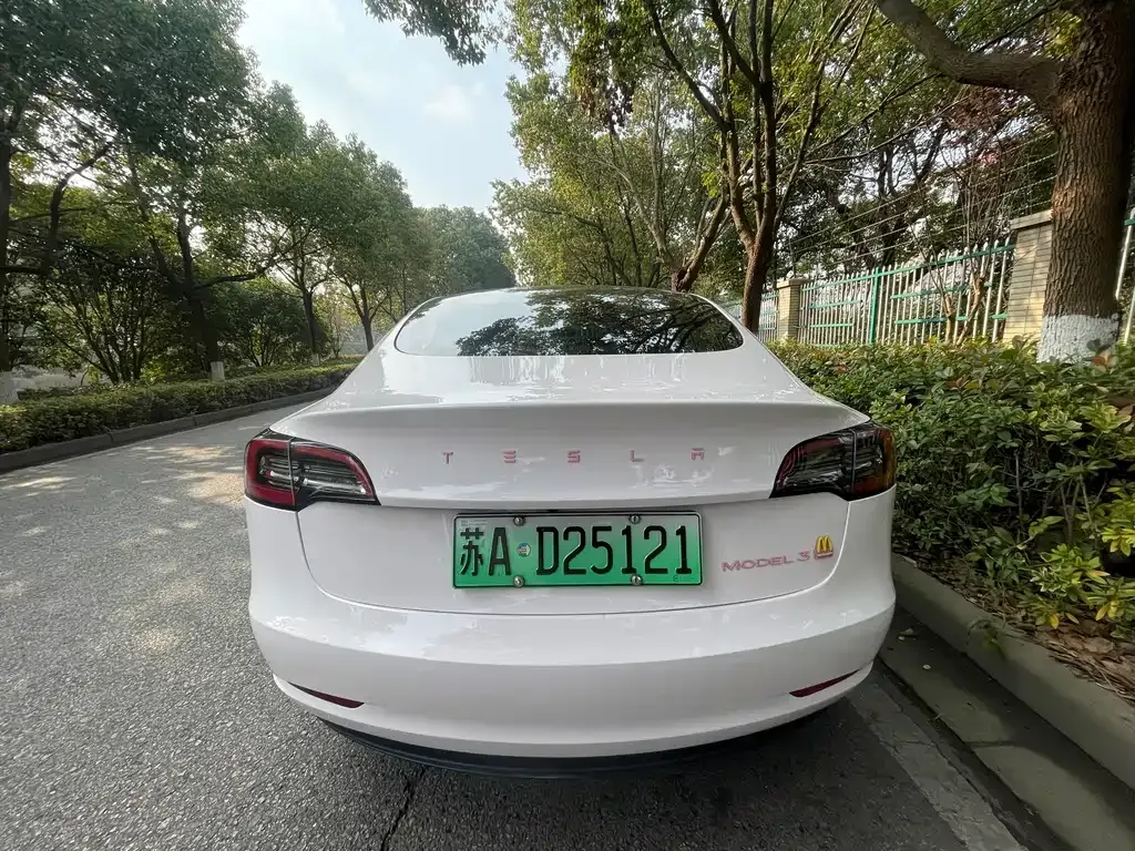 Tesla Model 3 — фото 10