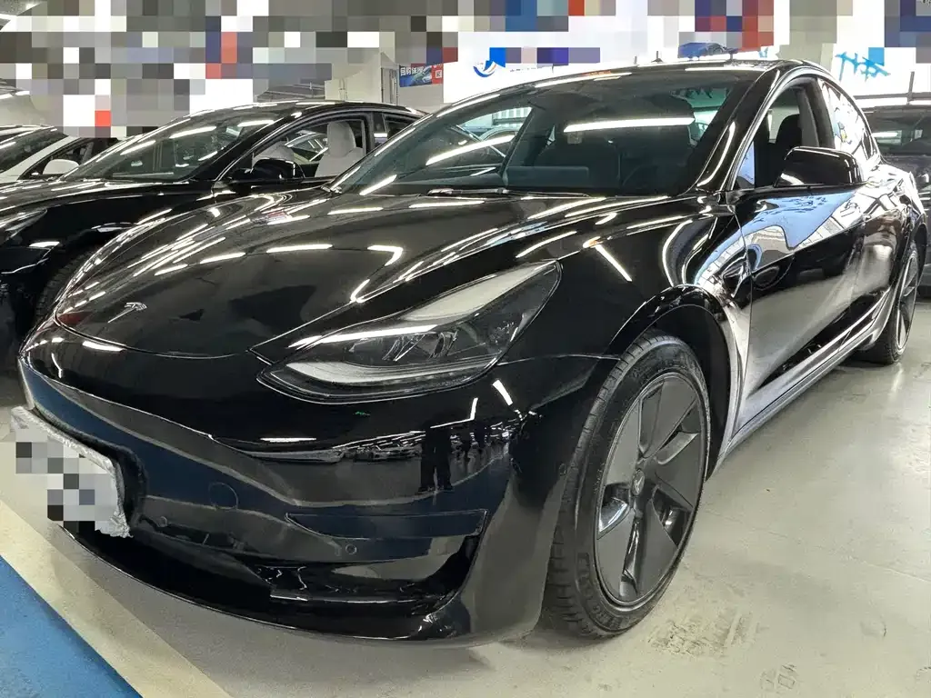 Tesla Model 3 — фото 1