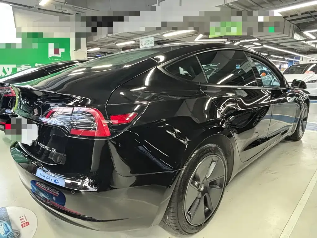 Tesla Model 3 — фото 4