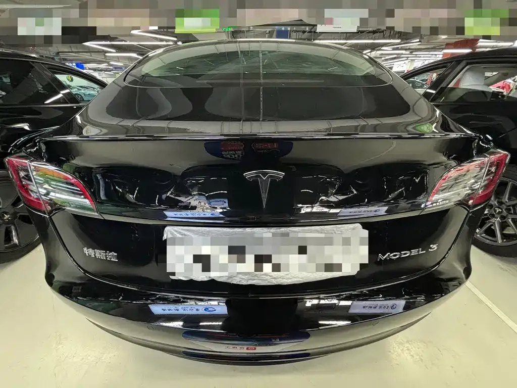Tesla Model 3 — фото 5