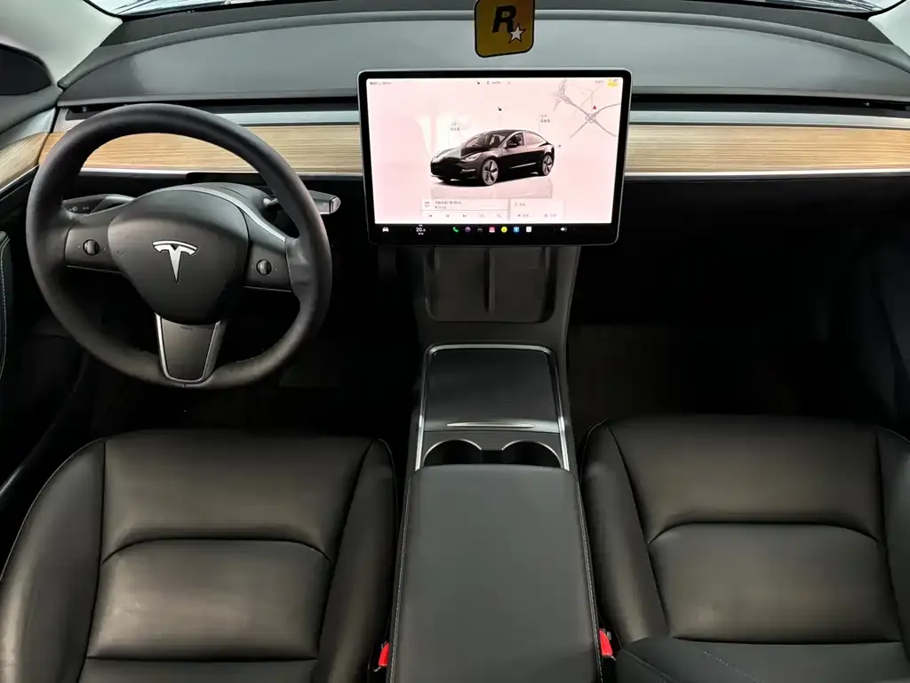 Tesla Model 3 — фото 9