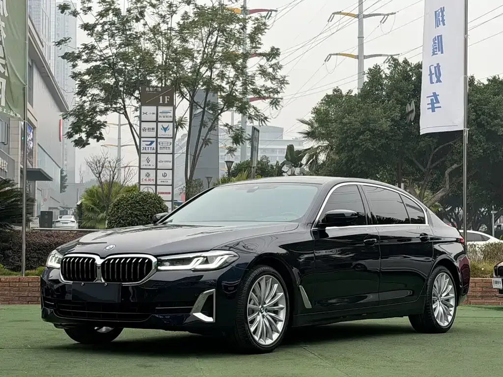 BMW 5 Series — фото 1