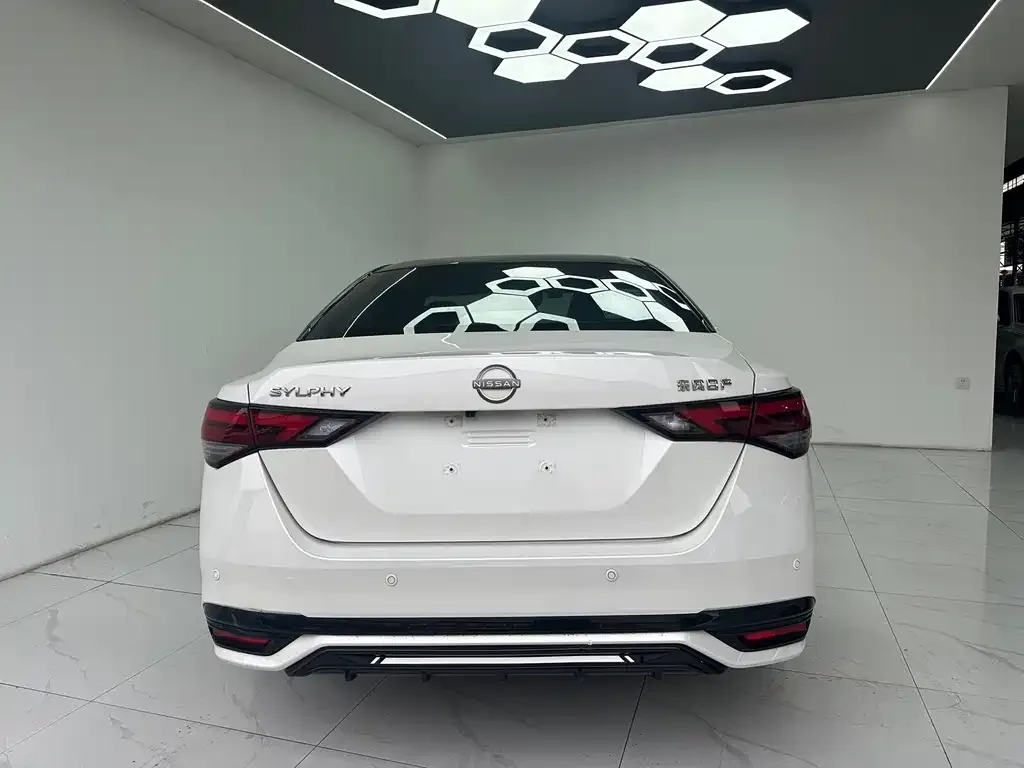 Nissan Sylphy 2023 из CN, фото 10