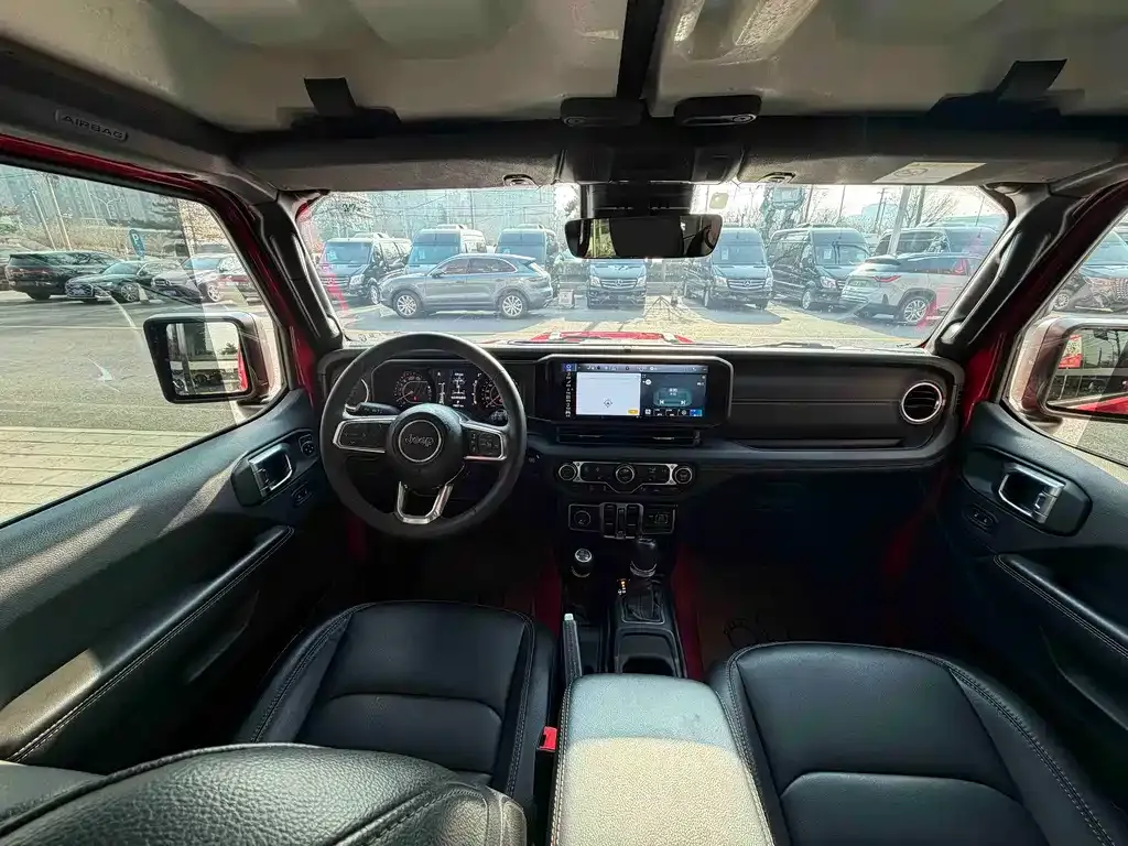 Jeep Wrangler 2024 из CN, фото 3