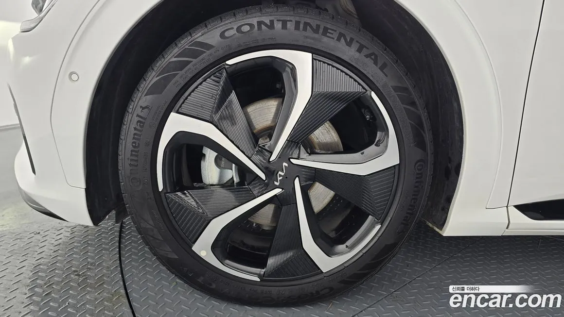 Kia EV6 — фото 9