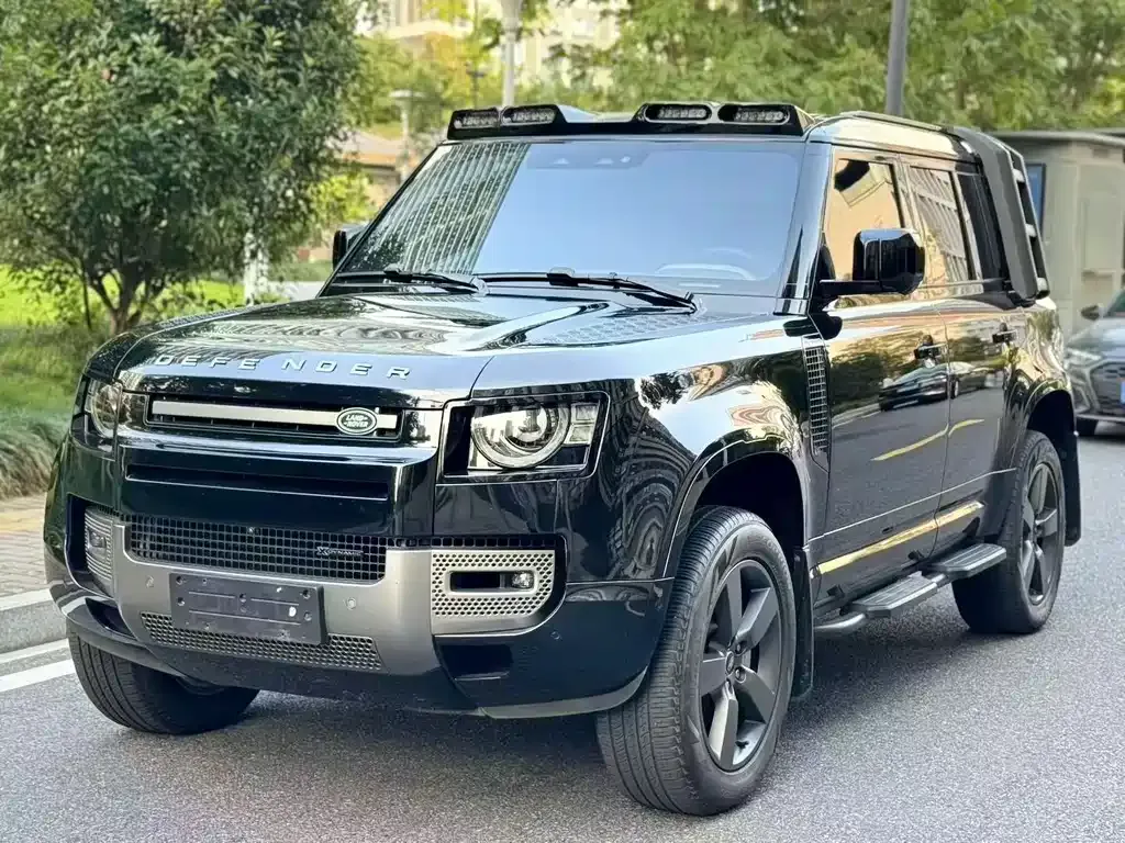 Land Rover Defender — фото 1