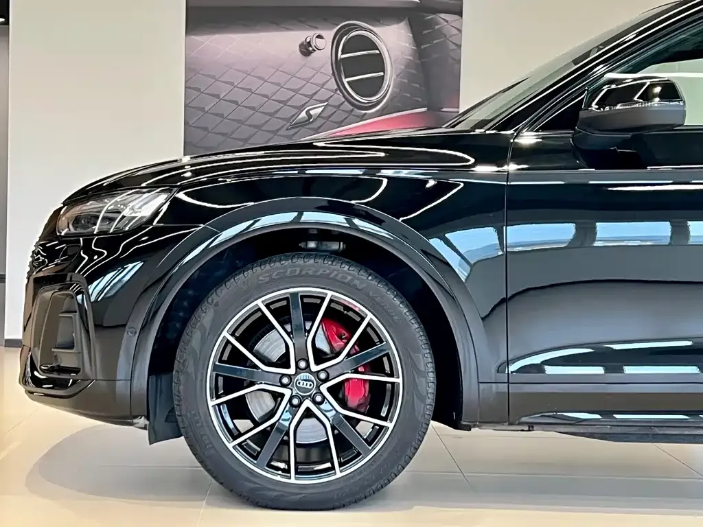 Audi SQ5 Sportback 2024 из CN, фото 4