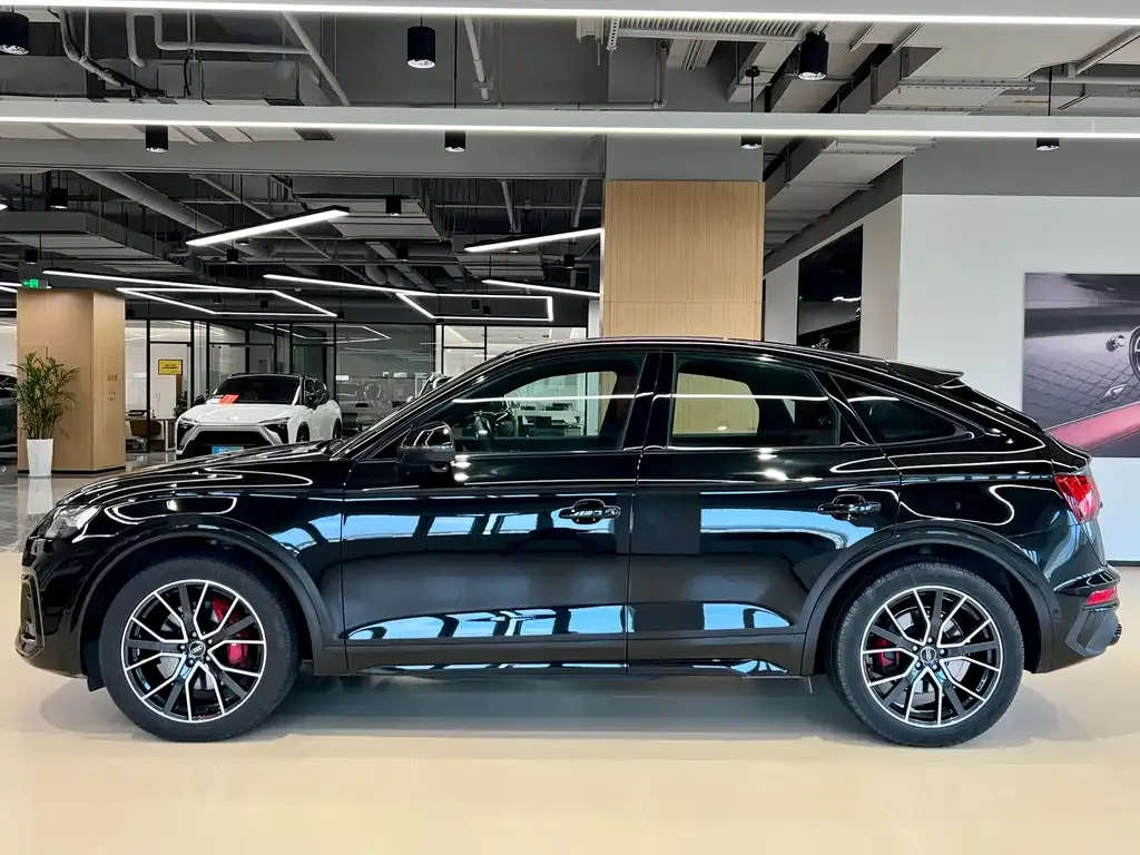 Audi SQ5 Sportback 2024 из CN, фото 9