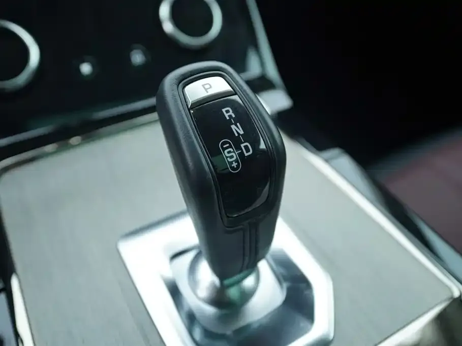 Land Rover Evoque PHEV 2023 из CN, фото 8