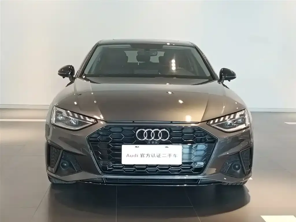 Audi A4L 2022 из CN, фото 2