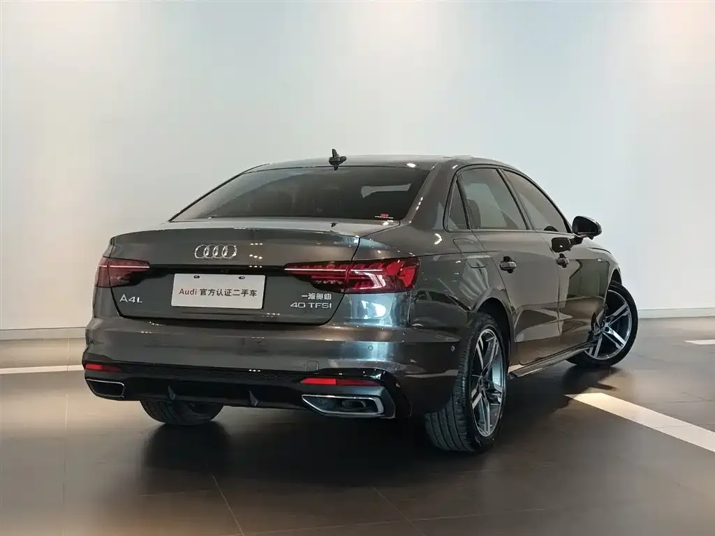Audi A4L 2022 из CN, фото 4