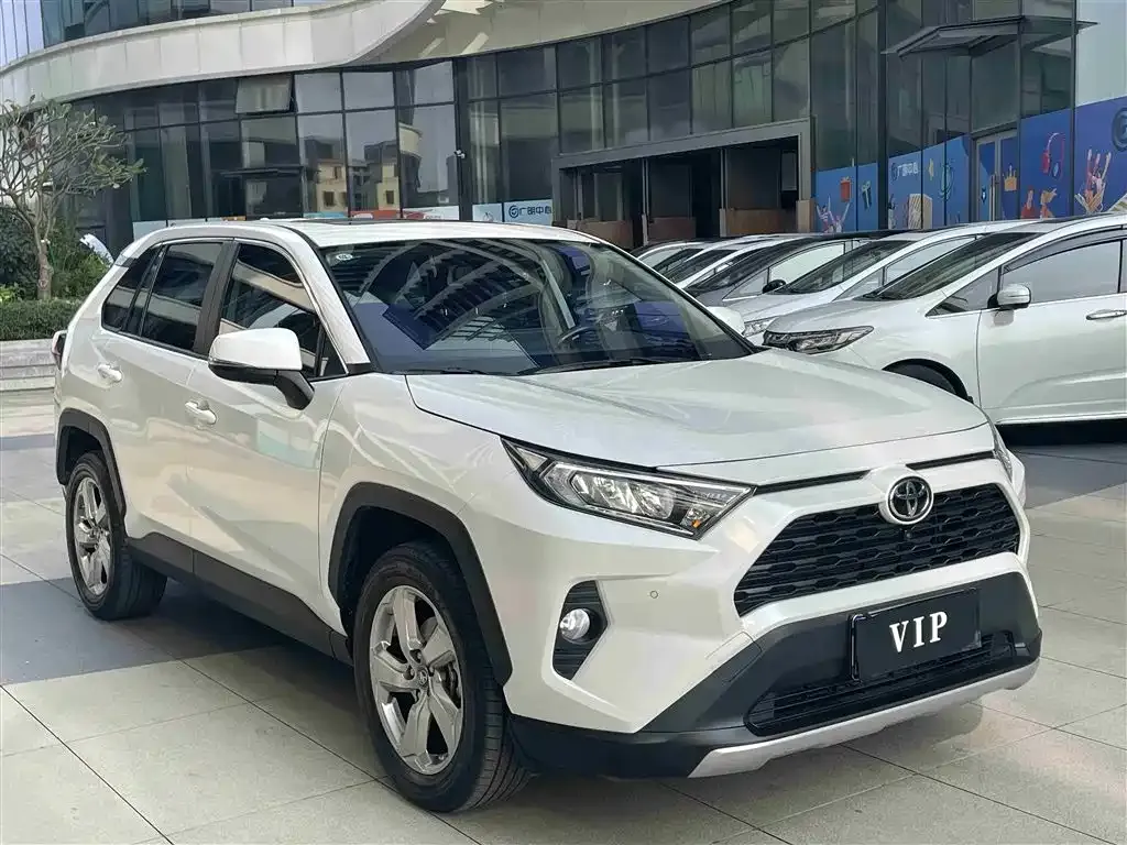 Toyota RAV4 — фото 4