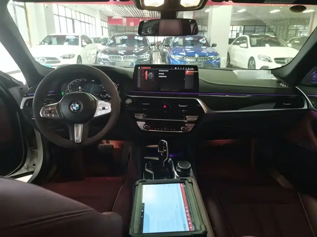 BMW 5 Series 2025 из CN, фото 8