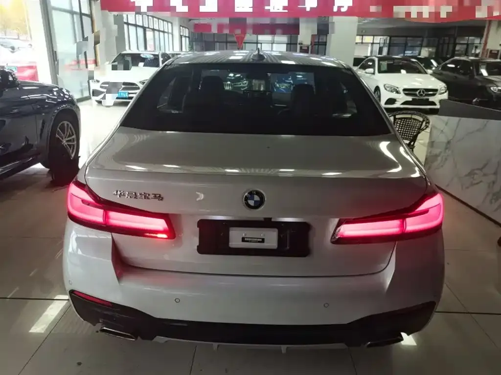 BMW 5 Series 2025 из CN, фото 5